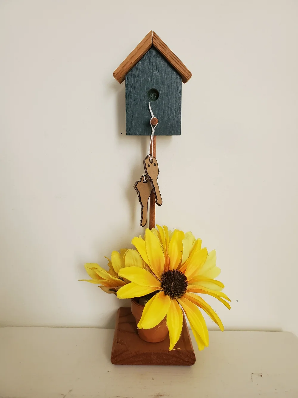 Birdhouse Sunflower Entryway Key Hook Wall Decor